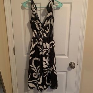 3/$10🌸 Black and White Patterned Sundress Size 2